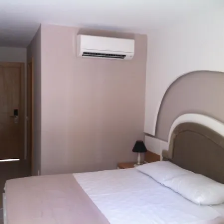 Karya מלון 4*